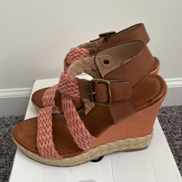 Women’s Aldo Wedge Heels size 8.5 - Picture 1 of 6